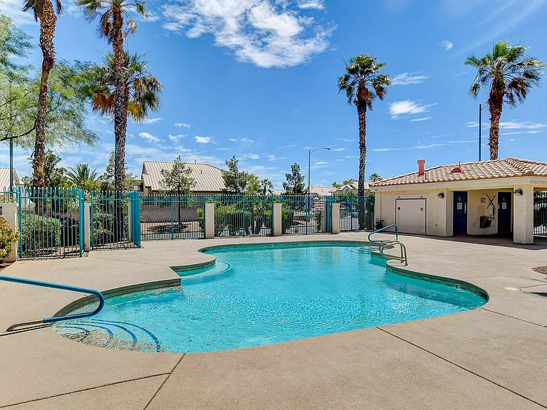7987 Dorinda Ave — Photo 47