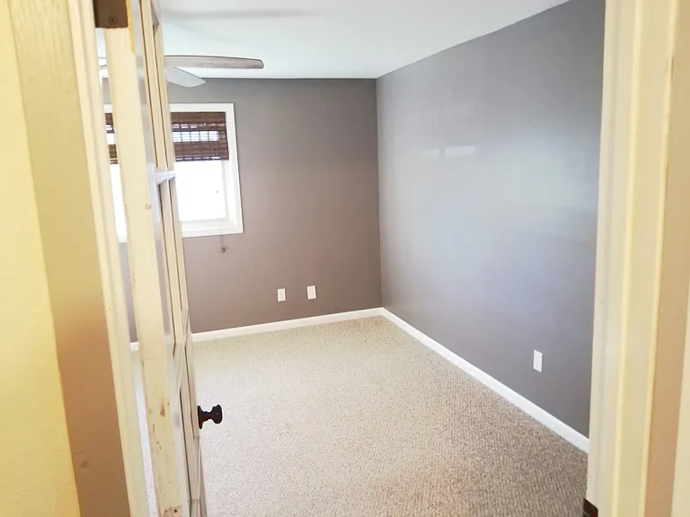 510 S Phillippi St — Photo 10