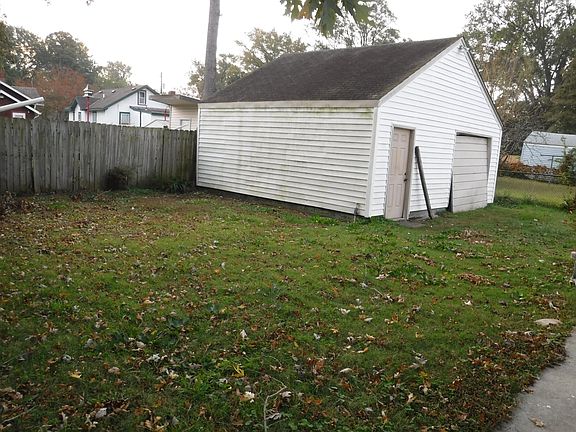 3rd image of 2830 Saint Mihiel Ave