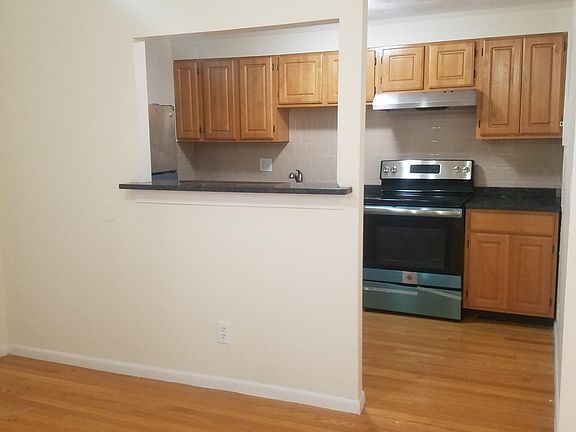 2nd image of 55 Elmwood Park APT 19