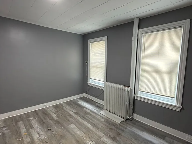 232 S 6th St — Photo 12