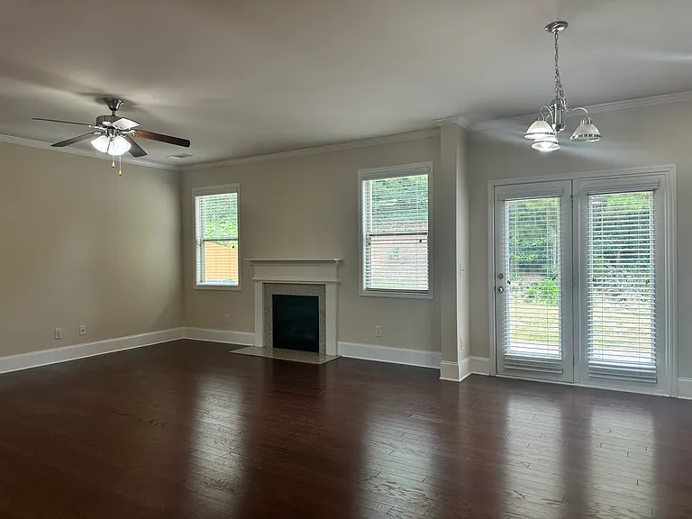 1610 Apple Blossom Dr — Photo 6