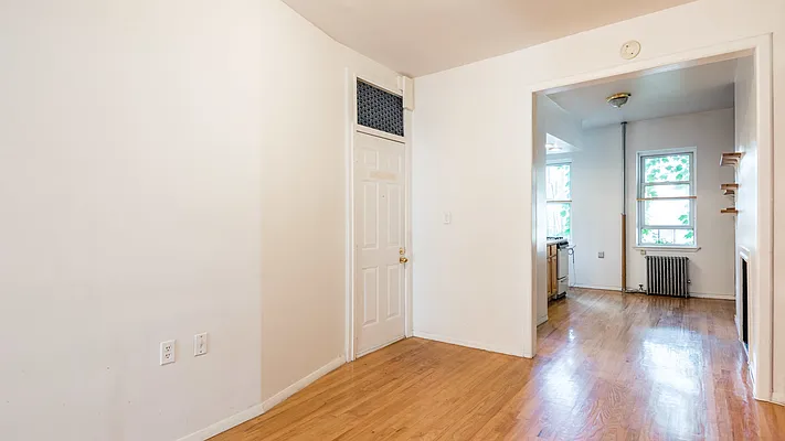 Rented by Nooklyn NYC LLC | media 19