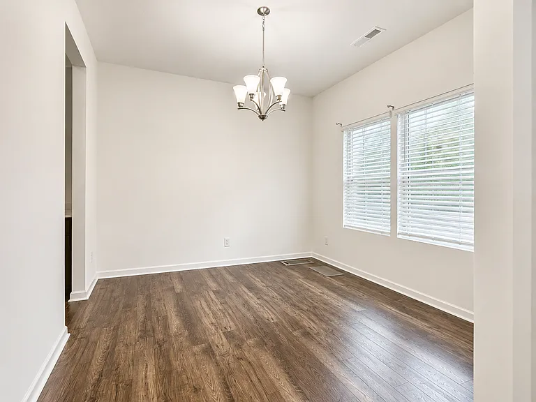 1704 Eagle View Dr — Photo 13