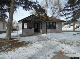 618 11th St, Rawlins, WY 82301