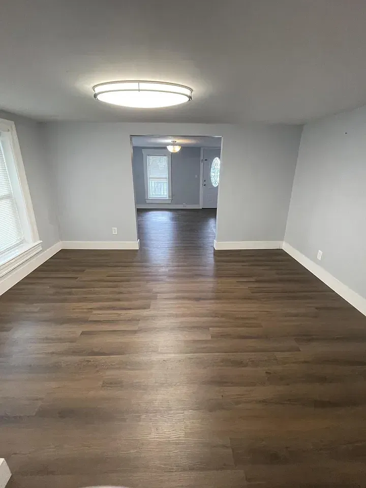 2 bed, 896 sqft, $1,400 — Photo 3