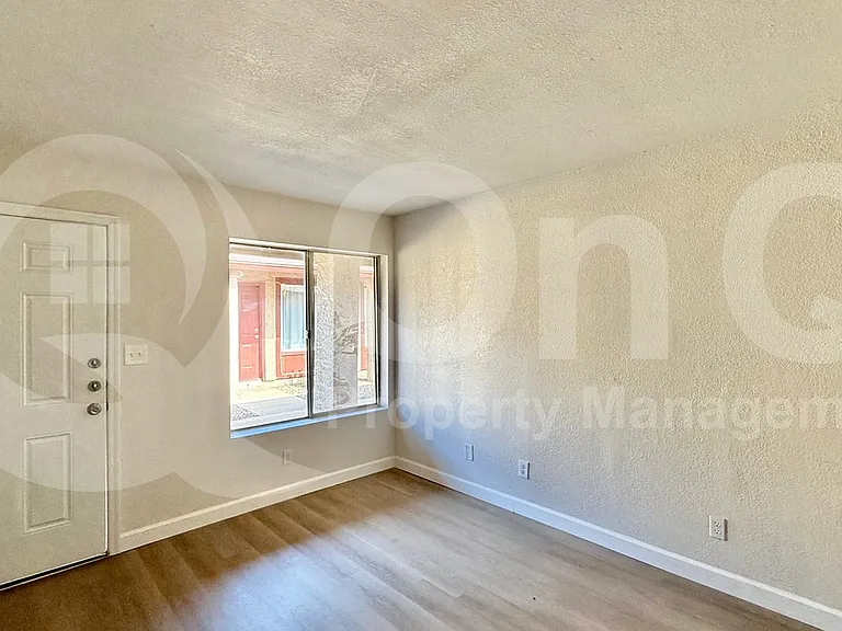 27 W Inglewood St #2 — Photo 4
