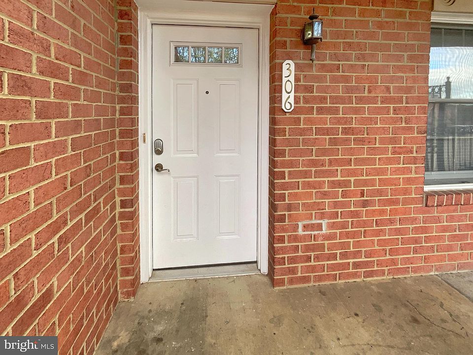 1st image of 6924 Fairfax Dr Unit 306