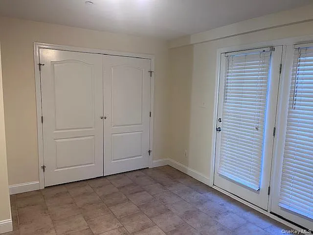 384 W Montauk Hwy — Photo 4