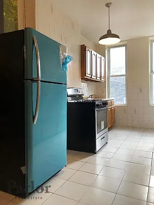 Rented by Parlor Real Estate Corp | media 19