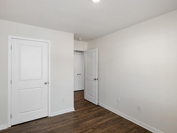 5th image of 1304 Dunmore Dr