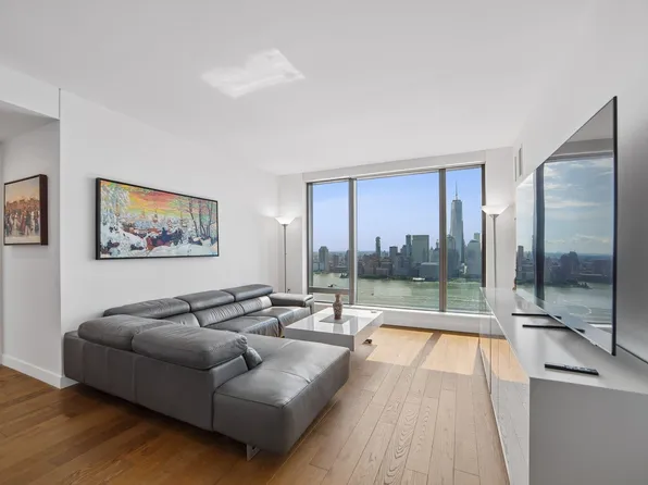 99 Hudson Street image 1 of 38