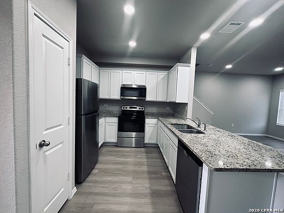 5th image of 7356 Misty Ridge Dr #8