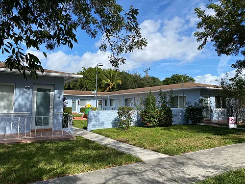 2535 SW 27th St Photo 1