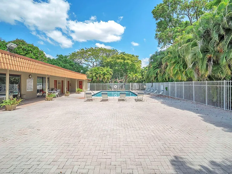 740 E Coco Plum Cir #3 — Photo 27