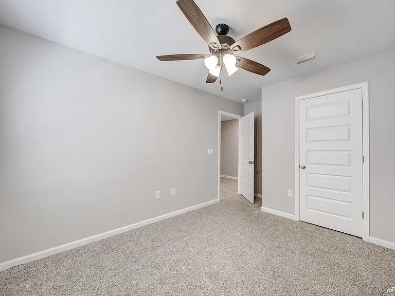 5028 Rivergrass Dr — Photo 10