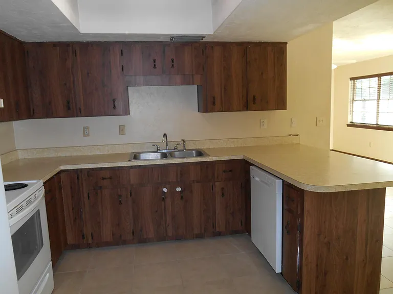 1564 S Montgomery St — Photo 5