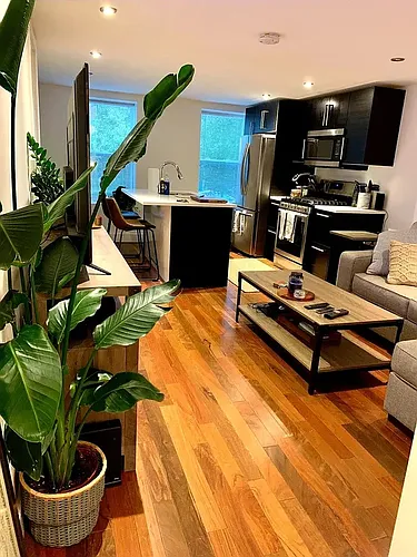 1007 S Kenwood Ave #1 Photo 1