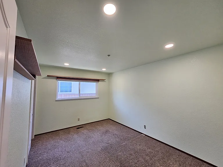 32270 Devonshire St — Photo 7