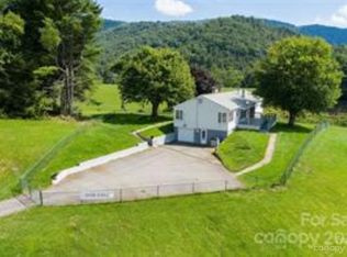 412 Palmer Rd, Waynesville, NC 28786