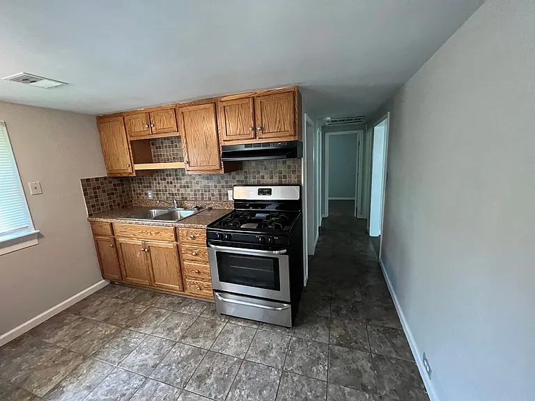2554 Little St — Photo 9