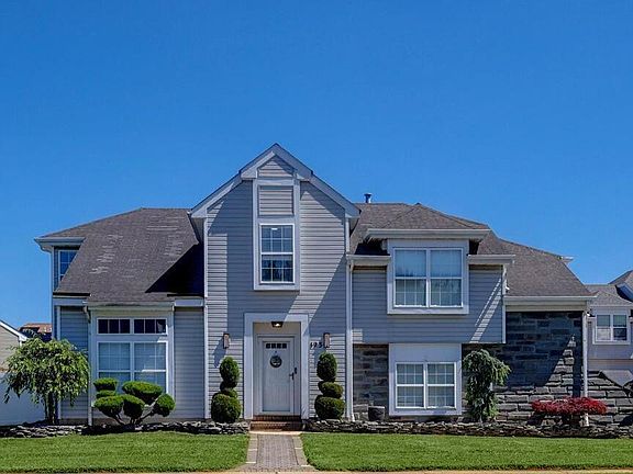 2nd image of 123 Kentucky Way