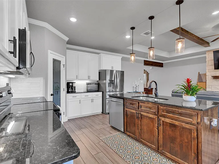 8508 Glade Dr — Photo 27