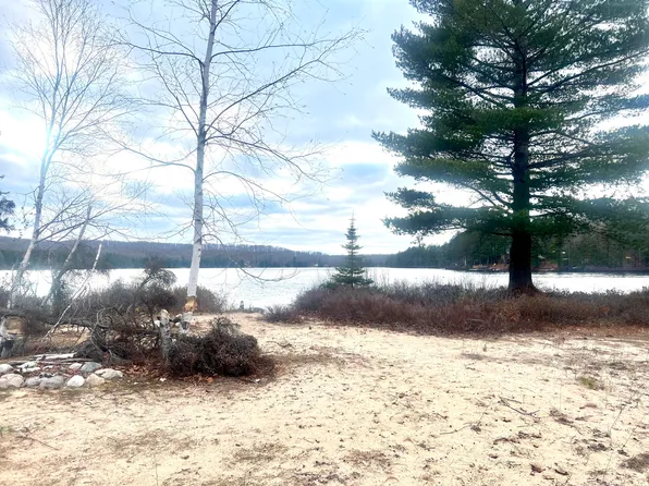 28541 S Maple Ln, Eckerman, MI 49728