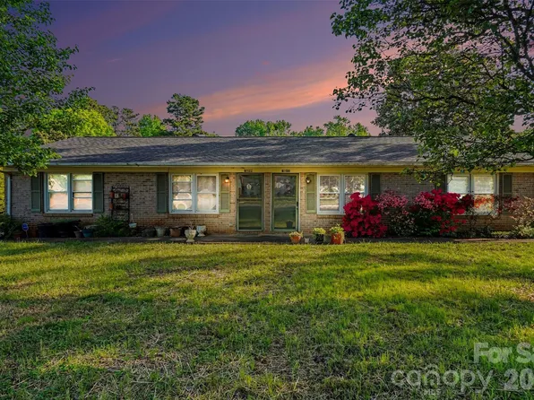 6100/6102 Pleasant Grove Rd, Charlotte, NC 28216