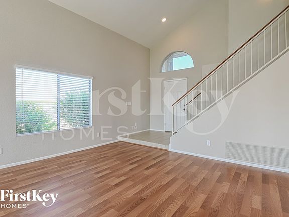 3rd image of 1161 N Chamberlain Pl
