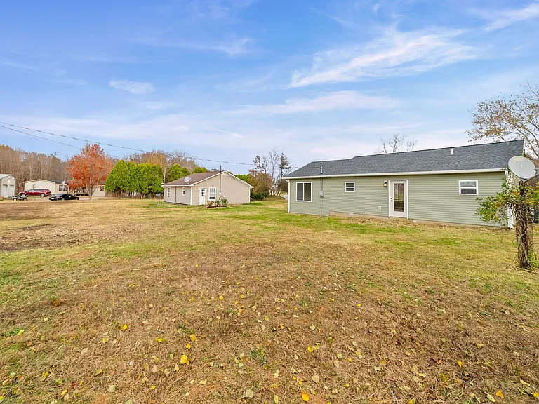225 Military Rd — Photo 17