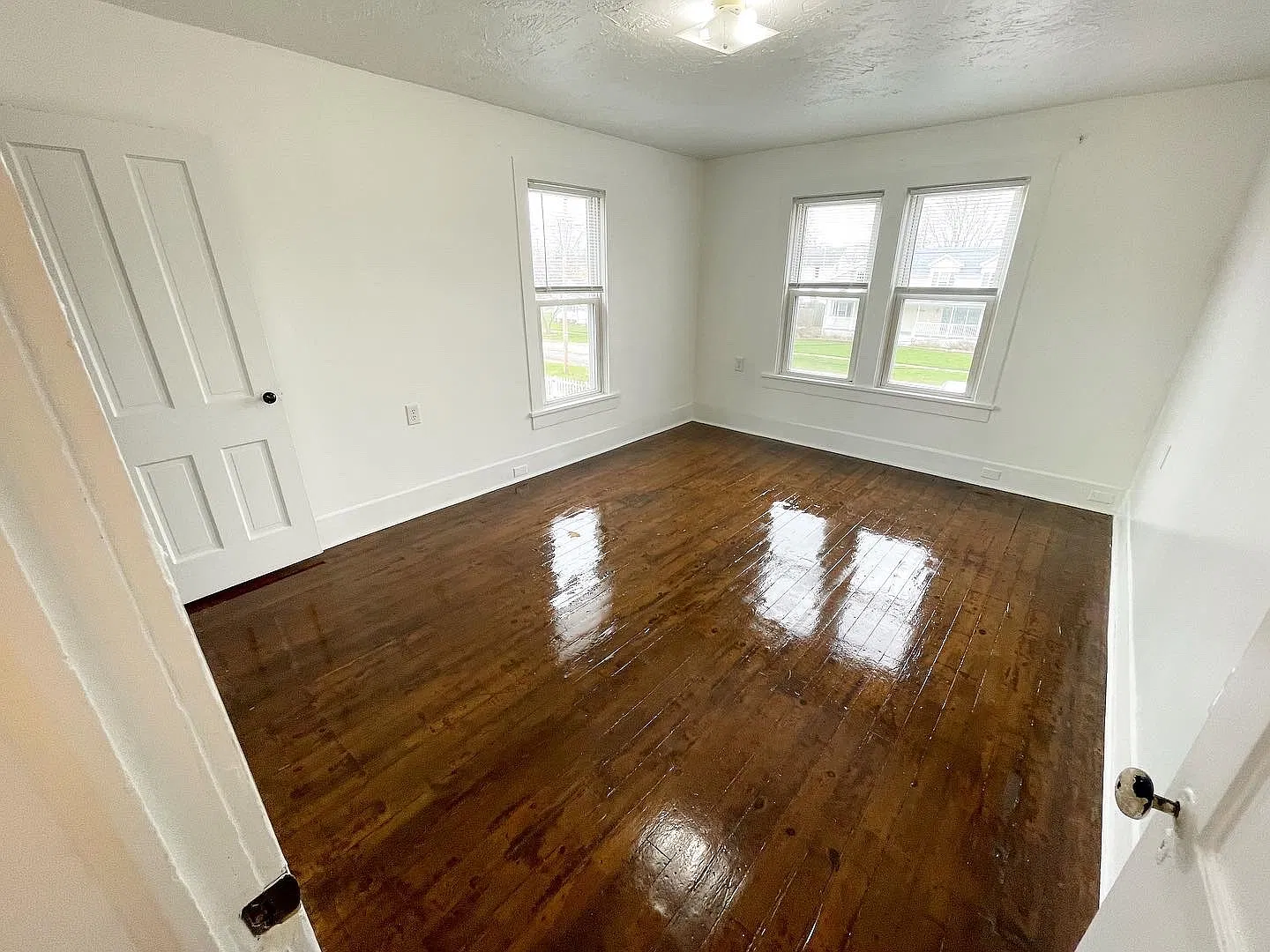 3 bed, 1100 sqft, $1,200 — Photo 4