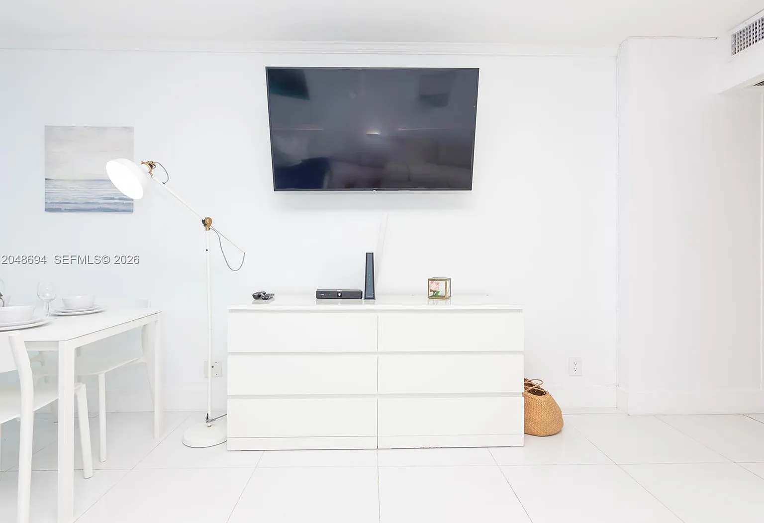 Castle Beach Club Condo — Photo 4