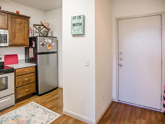 4th image of 1011 N Lbj Dr #618364942