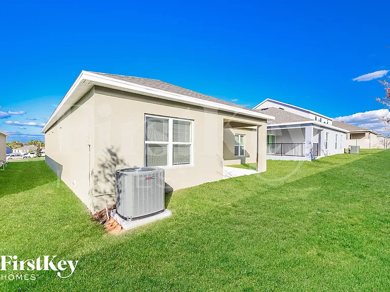 1100 Cavender Creek Rd — Photo 15