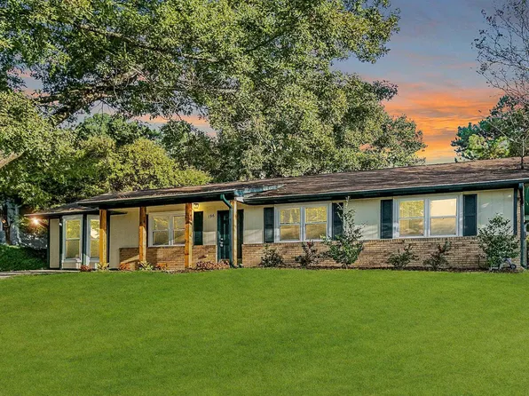 196 Winterhaven Dr, Alabaster, AL 35007