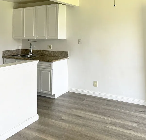 1822 W Sumac Ln #5 — Photo 1