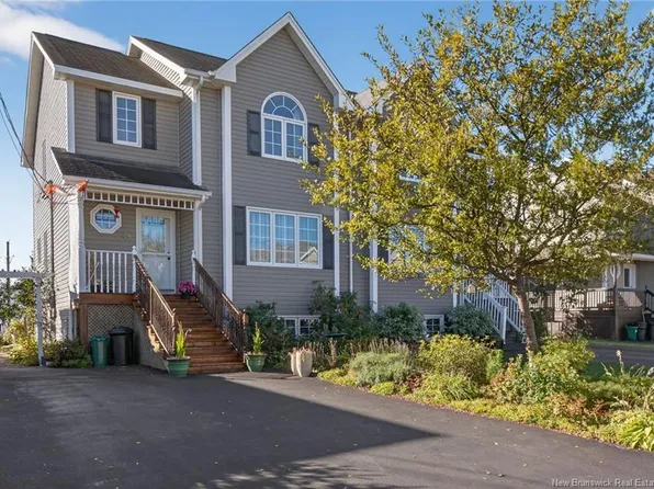 50 Coachmen St, Riverview, NB E1B 0J7