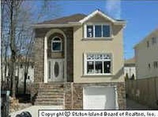 233 Carteret St, Staten Island, NY 10307