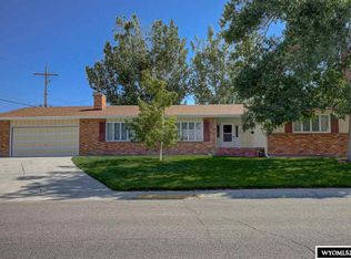 1201 Manor Dr, Casper, WY 82609