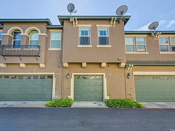 3rd image of 2603 Las Palomas Loop