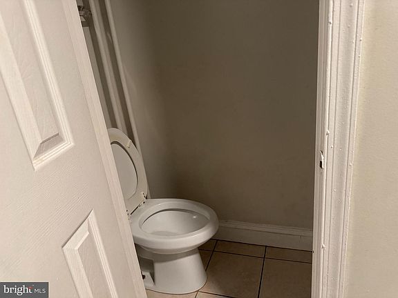 5th image of 513 N Ellwood Ave