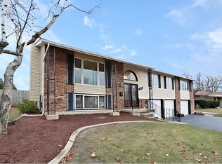 3805 Lexington Dr, Hoffman Estates, IL 60192