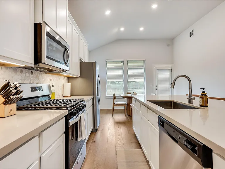8608 McKamy Dr — Photo 13
