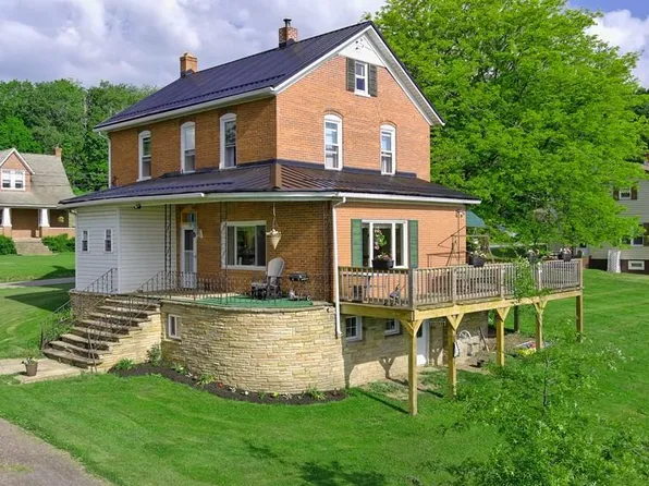 176 King St, Springs, PA 15562