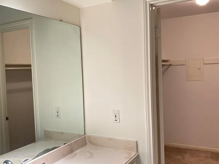 2733 Davis Ave — Photo 33