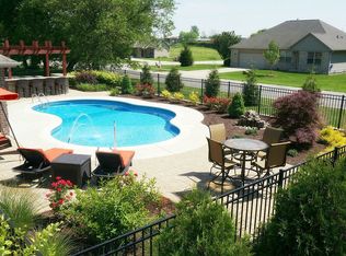 365 Saint Andrews Dr, Franklin, IN 46131