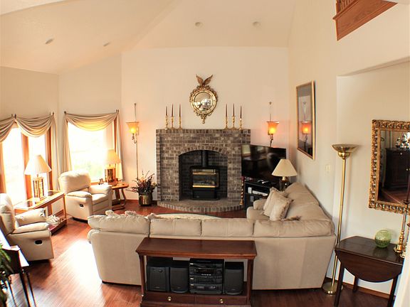 Vaulted Living Room 
