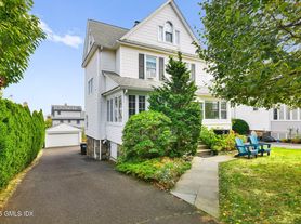 41 Ridge St, Greenwich, CT