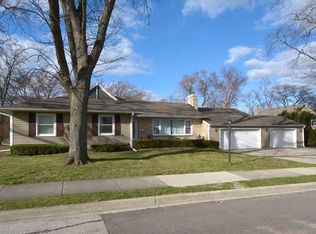 414 W Elm St, Arlington Heights, IL 60004